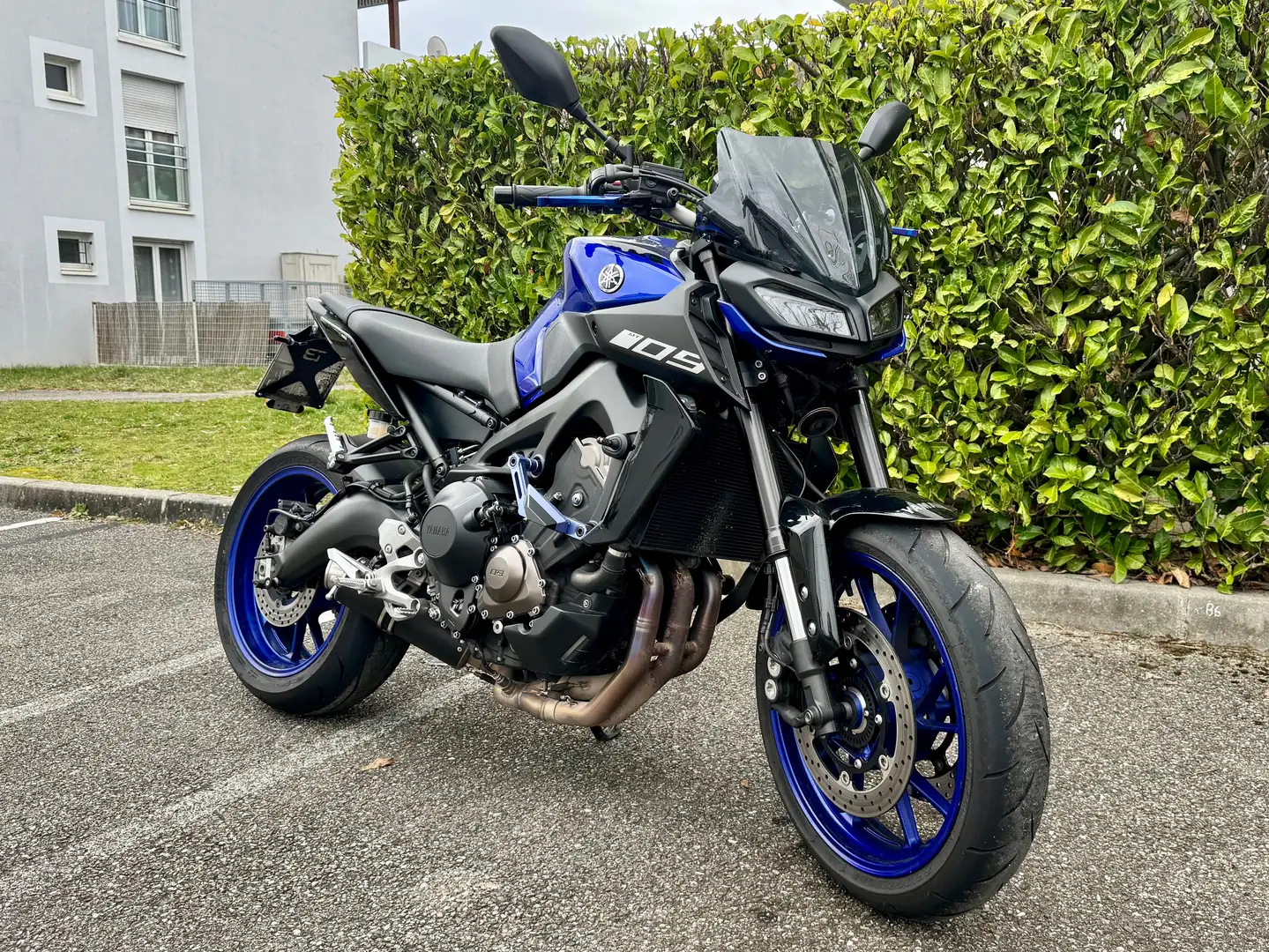 Yamaha MT-09 Bleu - 1