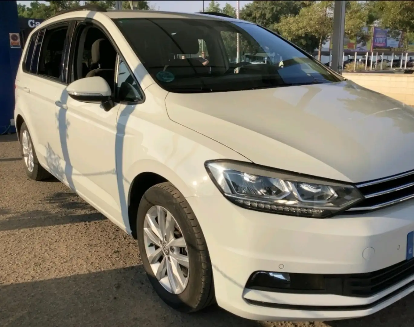 Volkswagen Touran 1.6TDI Business Edition 85kW Wit - 2