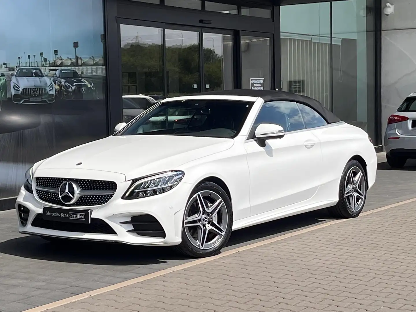 Mercedes-Benz C 180 Cabrio AMG Line Blanc - 2