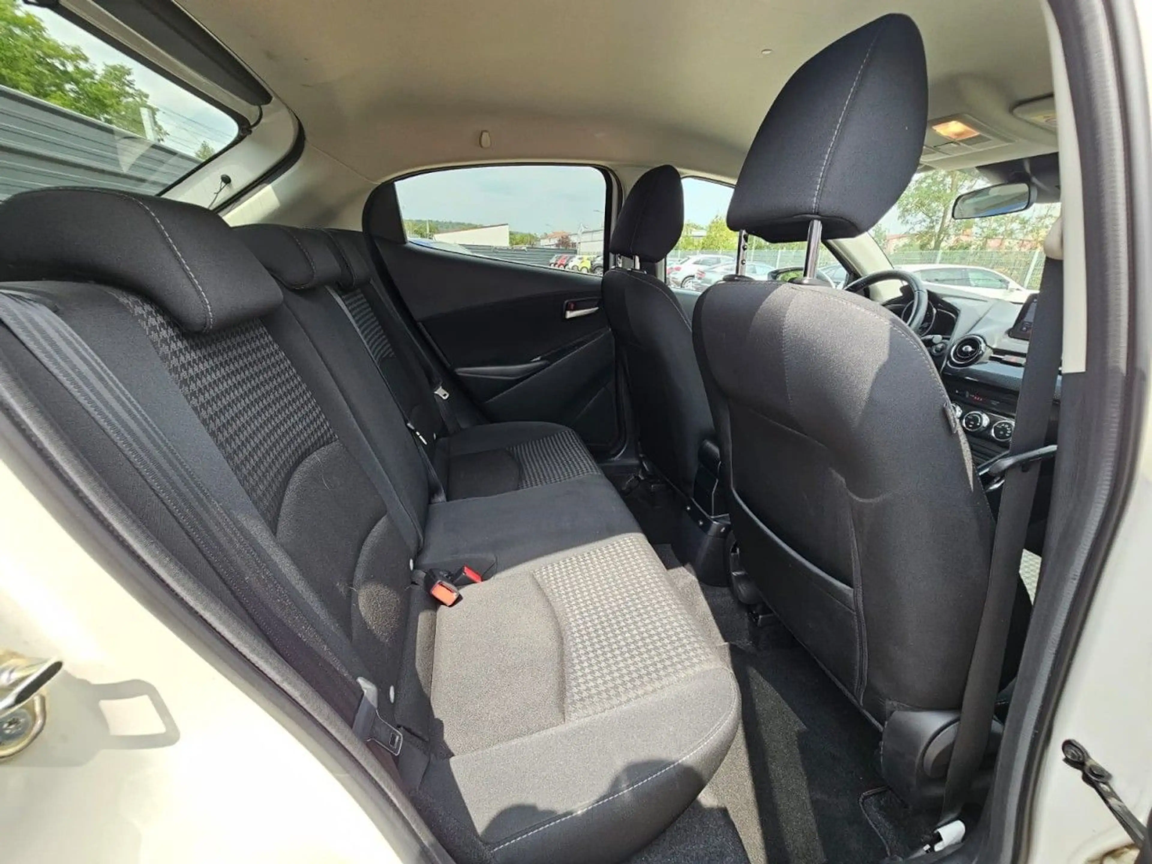 Mazda 2 Lim.1.5 Sports-Line SHZ TEMPO MFL SPURAS KLIMA — photo 12