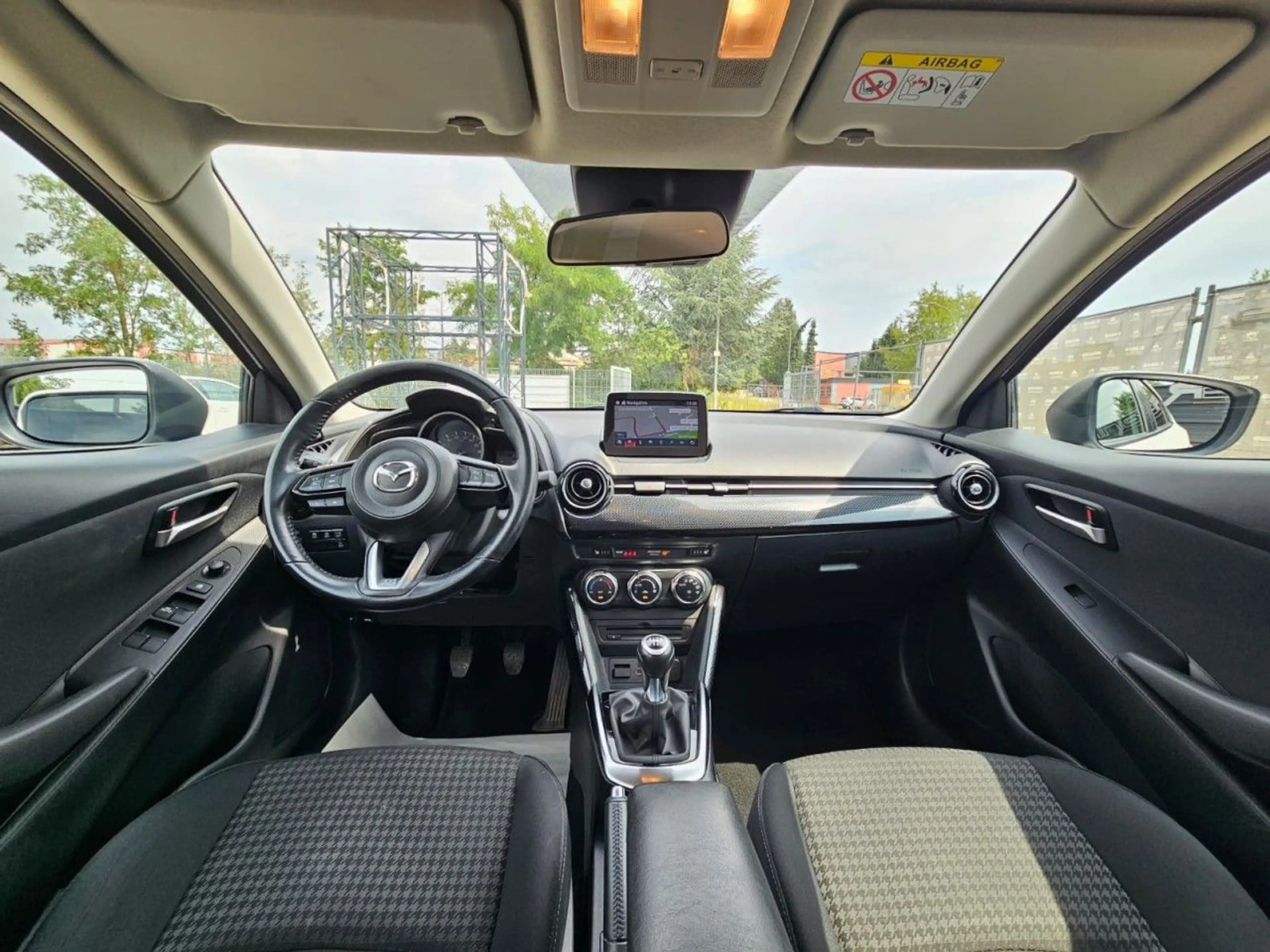 Mazda 2 Lim.1.5 Sports-Line SHZ TEMPO MFL SPURAS KLIMA — photo 9