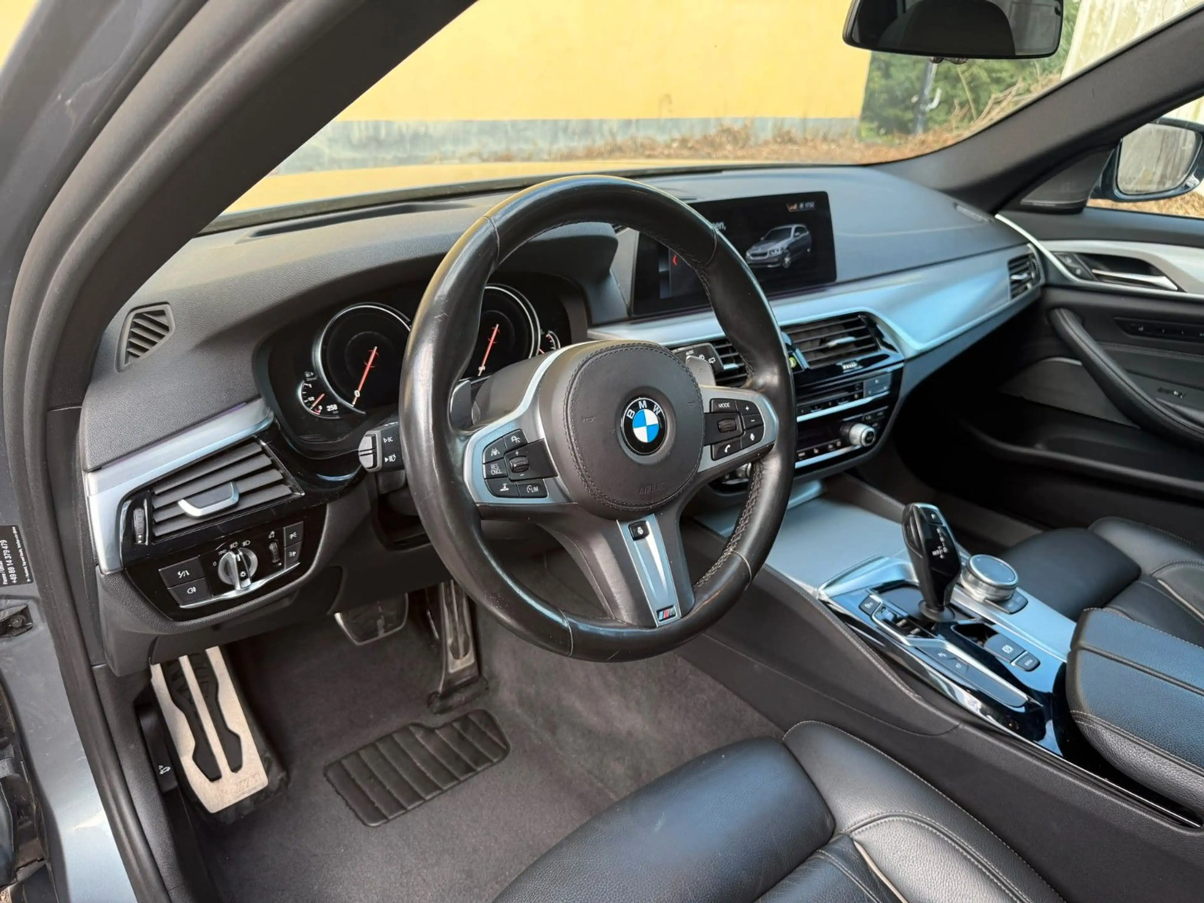 BMW 550 5 Touring M550 d xDrive/ Vollausstattung/ — photo 12
