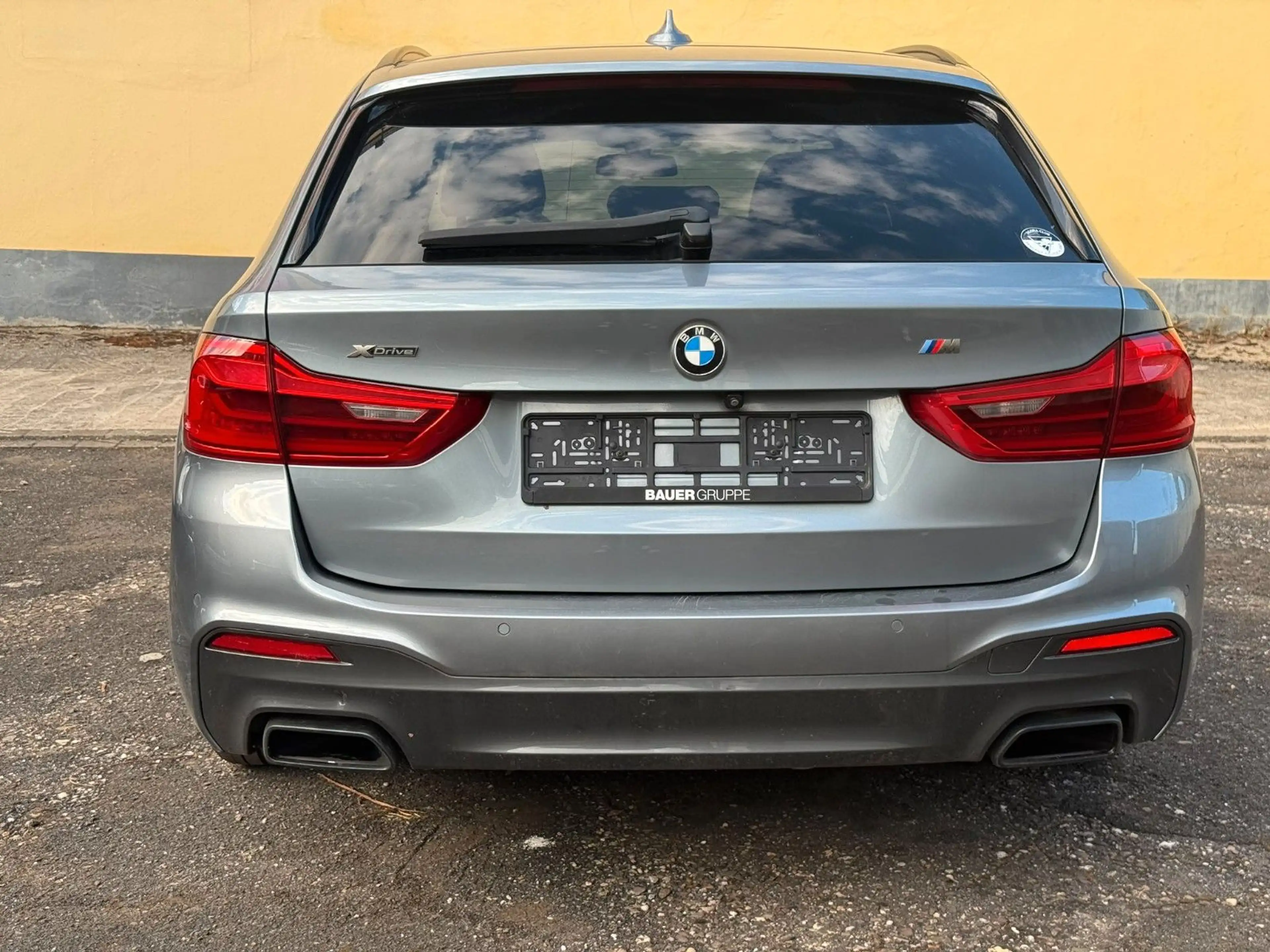BMW 550 5 Touring M550 d xDrive/ Vollausstattung/ — photo 7
