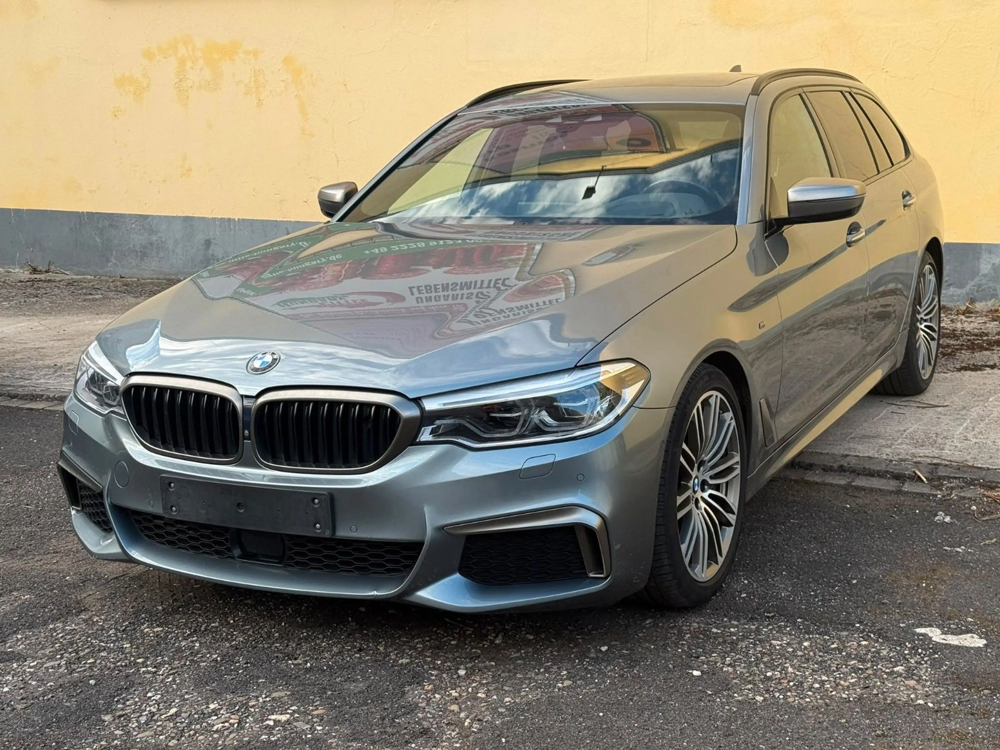 BMW 550 5 Touring M550 d xDrive/ Vollausstattung/ — photo 3