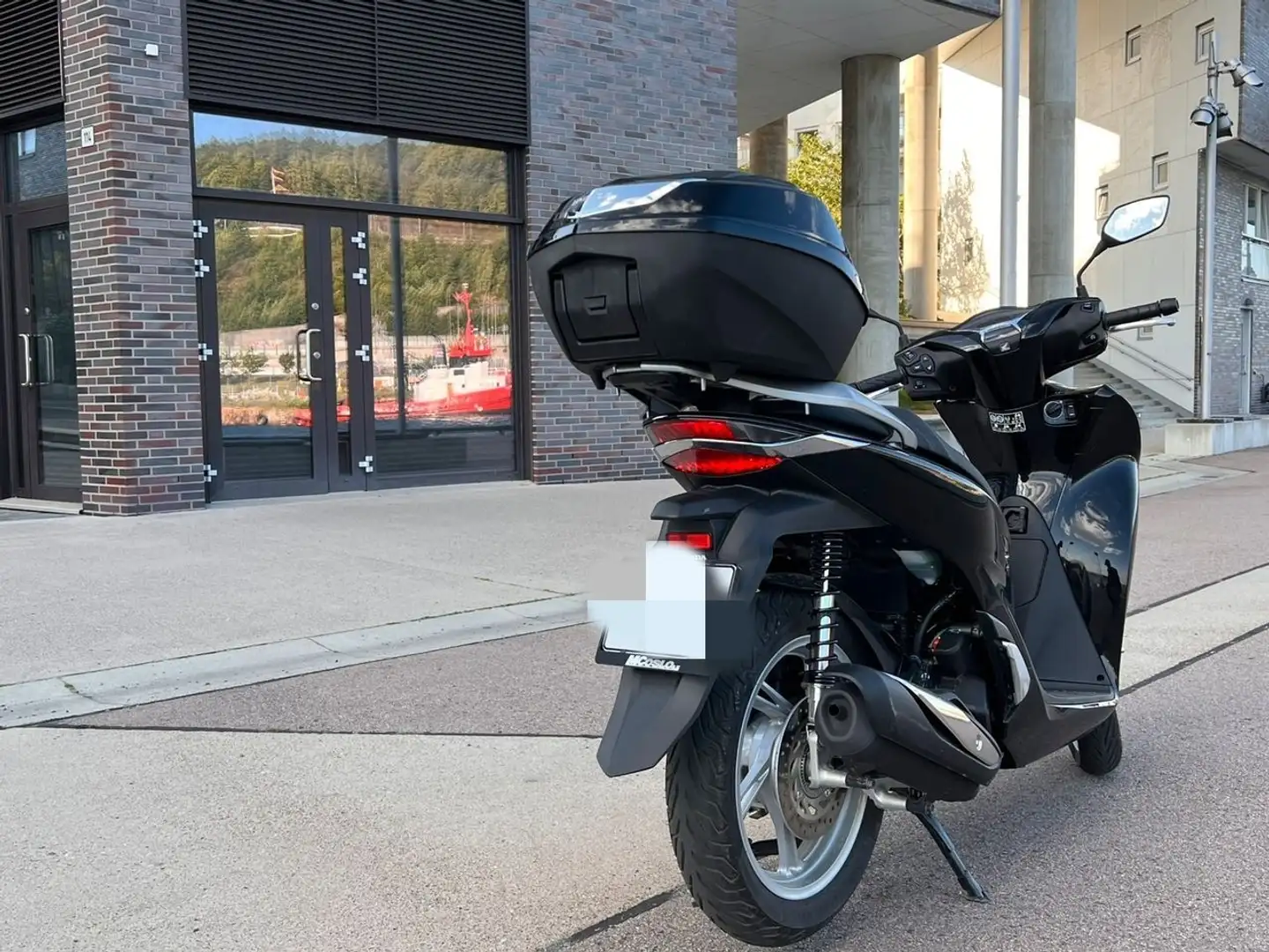 Honda SH 125 Zwart - 2