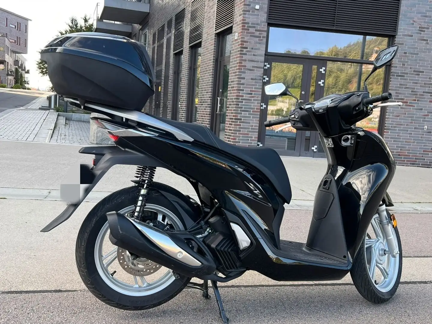 Honda SH 125 Zwart - 1