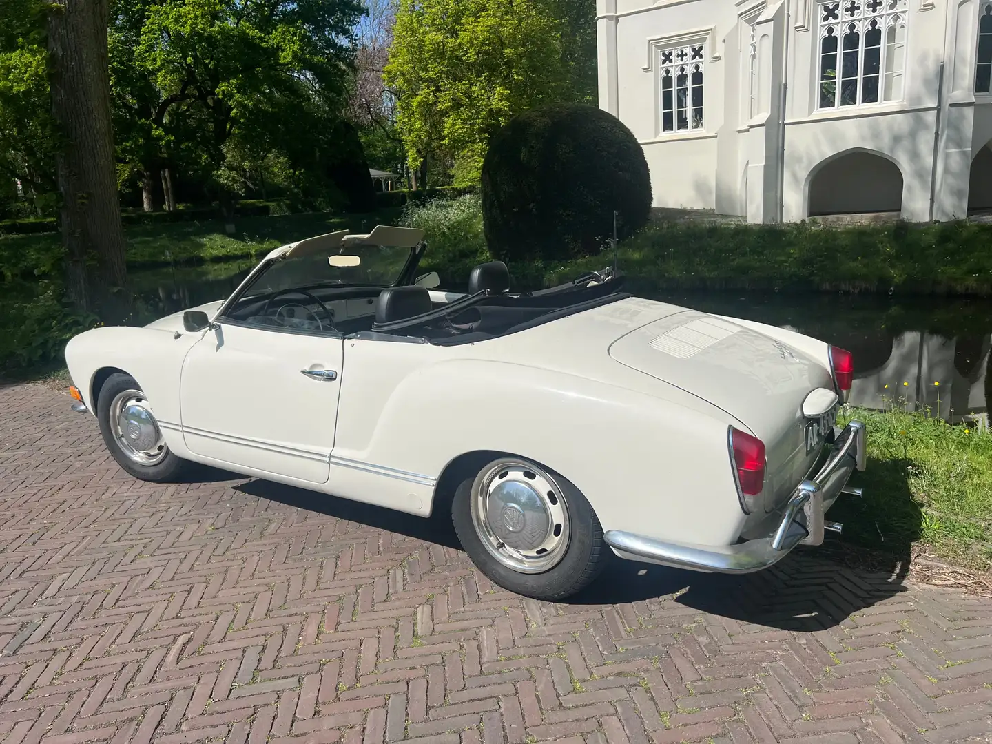 Volkswagen Karmann Ghia Cabriolet Alb - 2