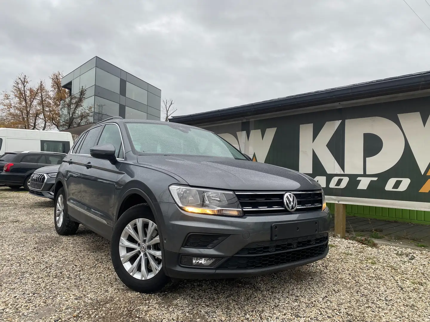 Volkswagen Tiguan Tiguan 1.4 TSI DSG BlueMotion Technology Lounge Gris - 1