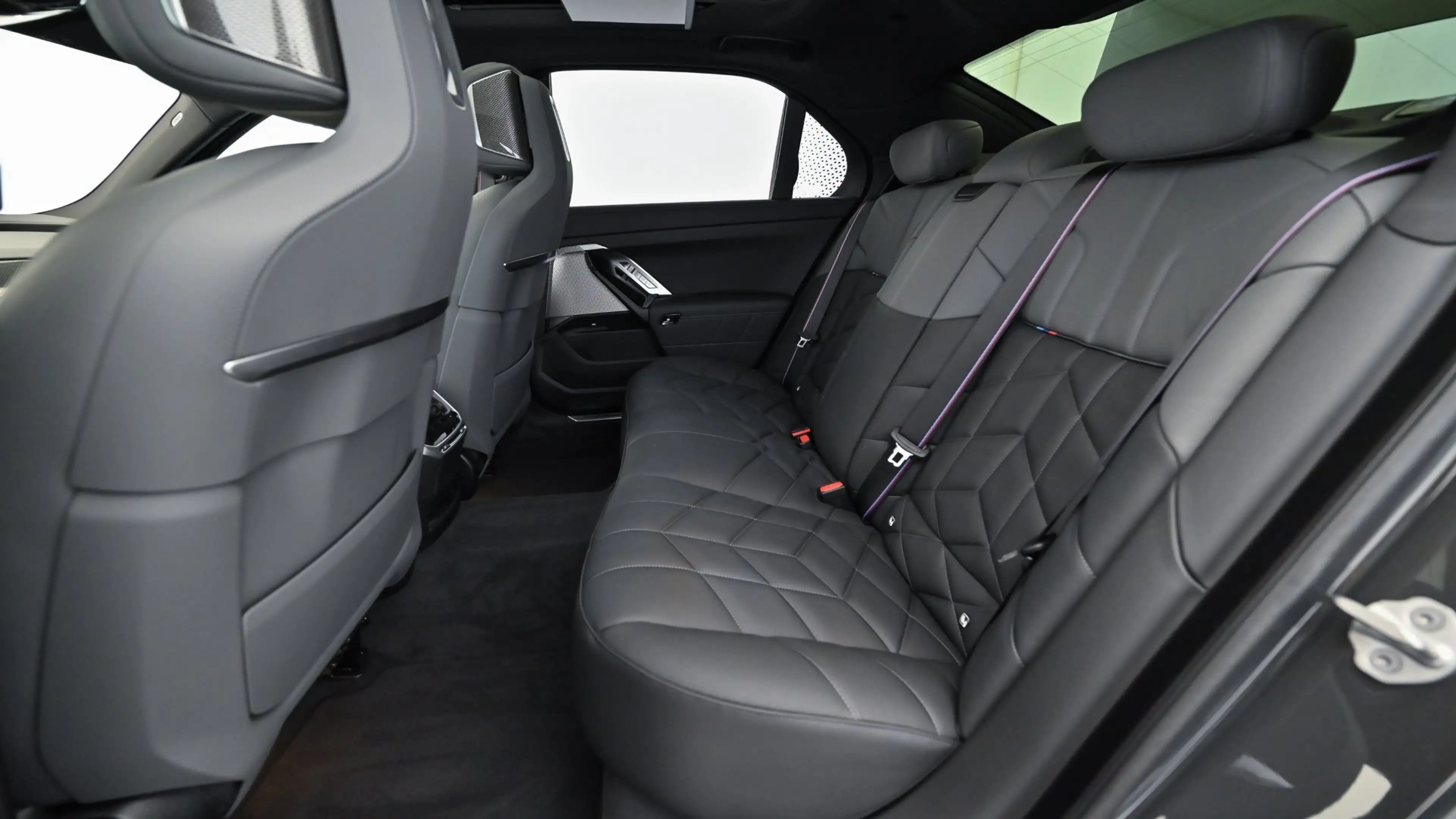 BMW 740 d xDrive Limousine M-Sportpaket Pro — photo 12