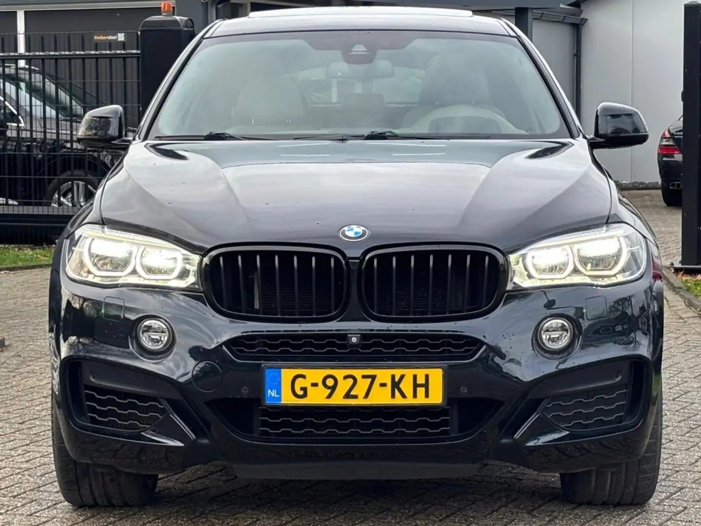 BMW X6 5.0i X-Drive V8 2015 Zwart 22" Velgen M-Pakket Zwart - 2
