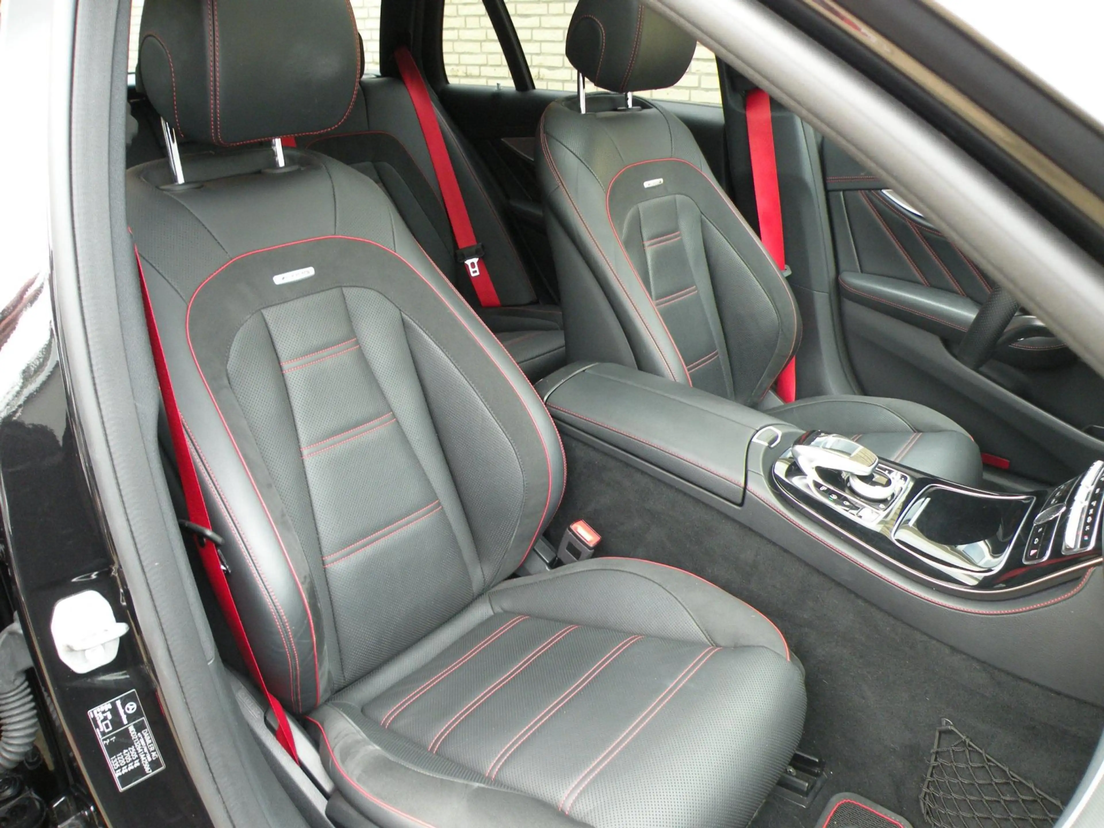 Mercedes-Benz E 43 AMG Estate 4MATIC Premium Plus — photo 16