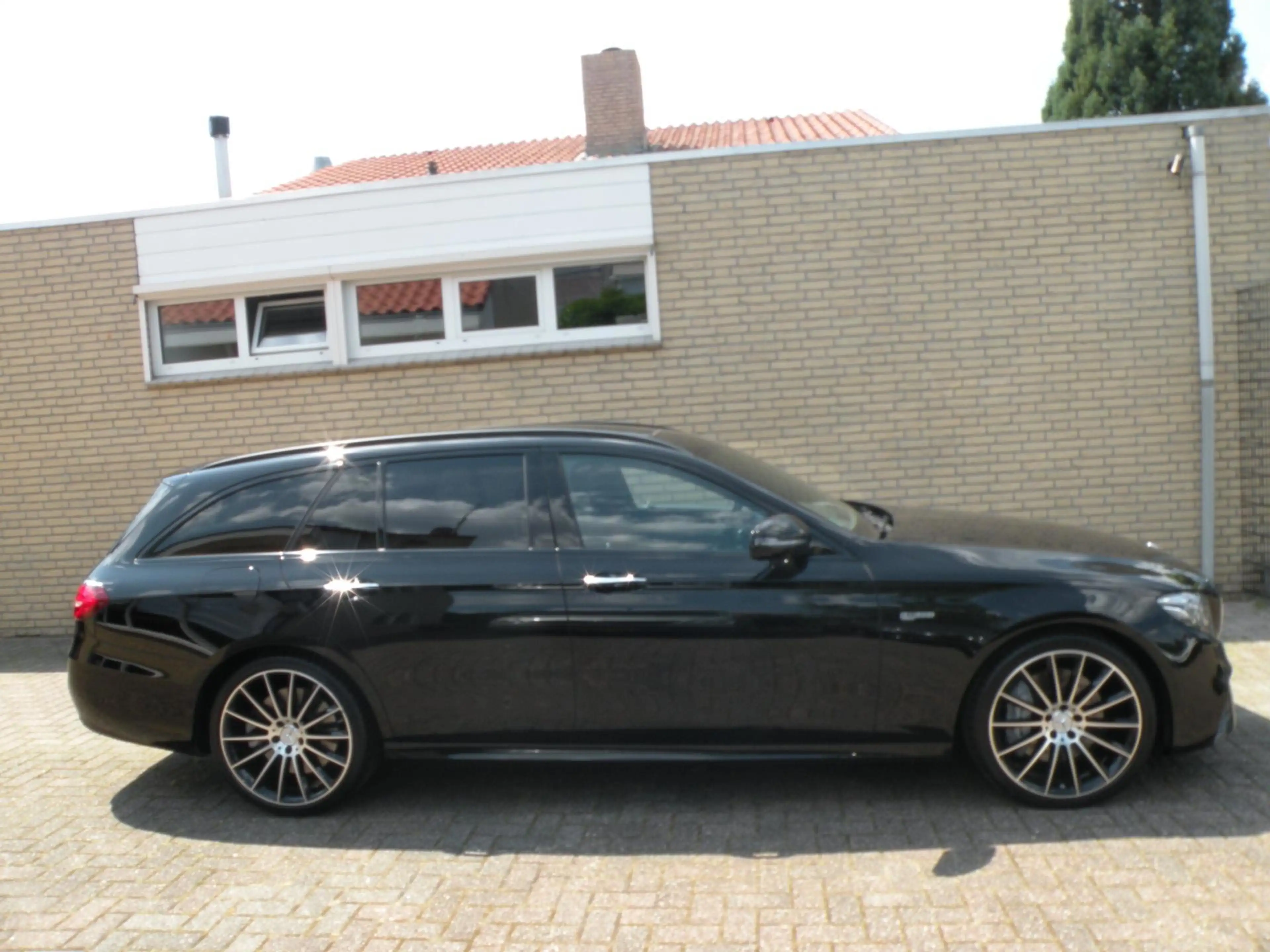 Mercedes-Benz E 43 AMG Estate 4MATIC Premium Plus — photo 4