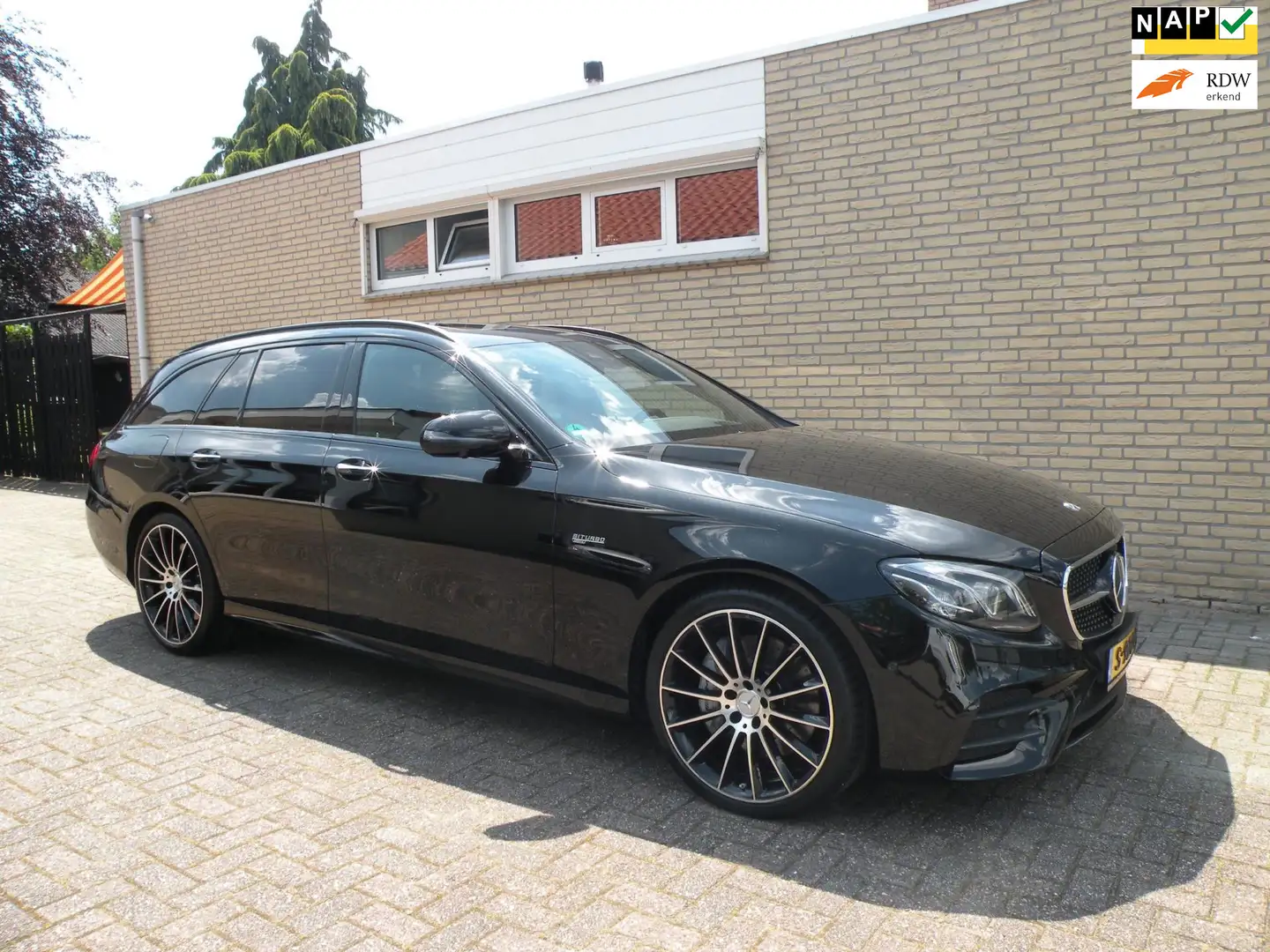 Mercedes-Benz E 43 AMG Estate 4MATIC Premium Plus Schwarz - 1