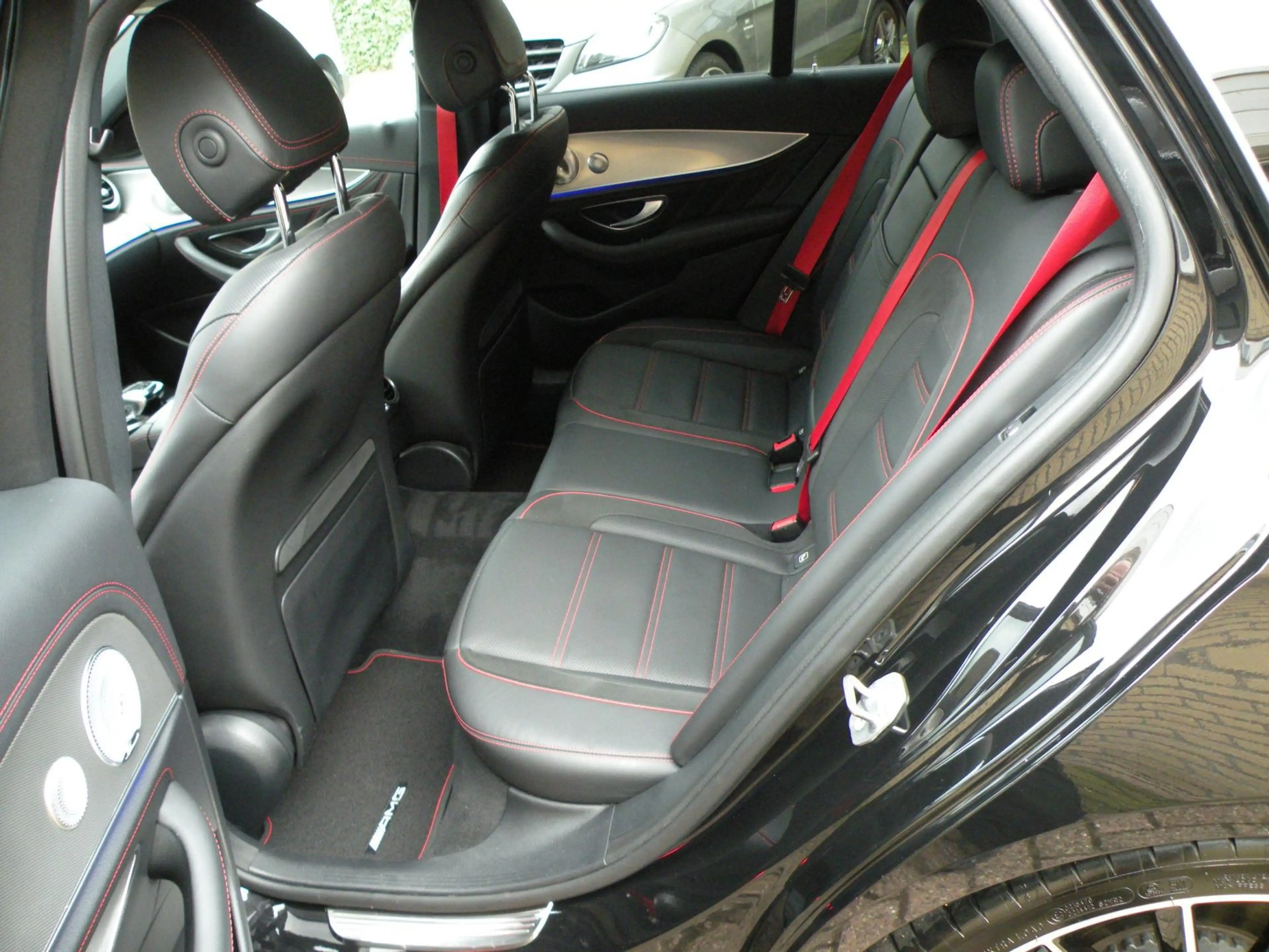 Mercedes-Benz E 43 AMG Estate 4MATIC Premium Plus — photo 13
