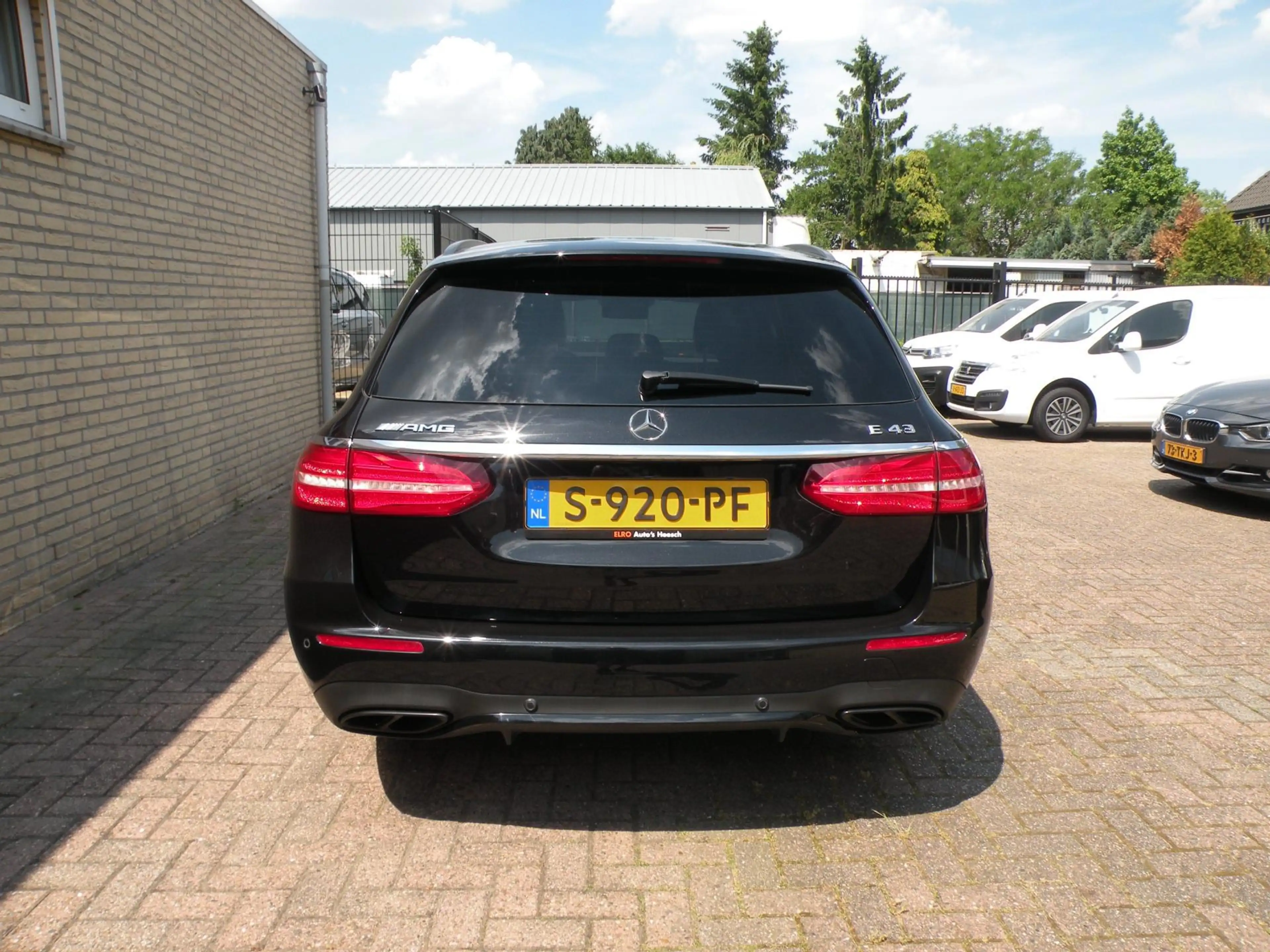 Mercedes-Benz E 43 AMG Estate 4MATIC Premium Plus — photo 2