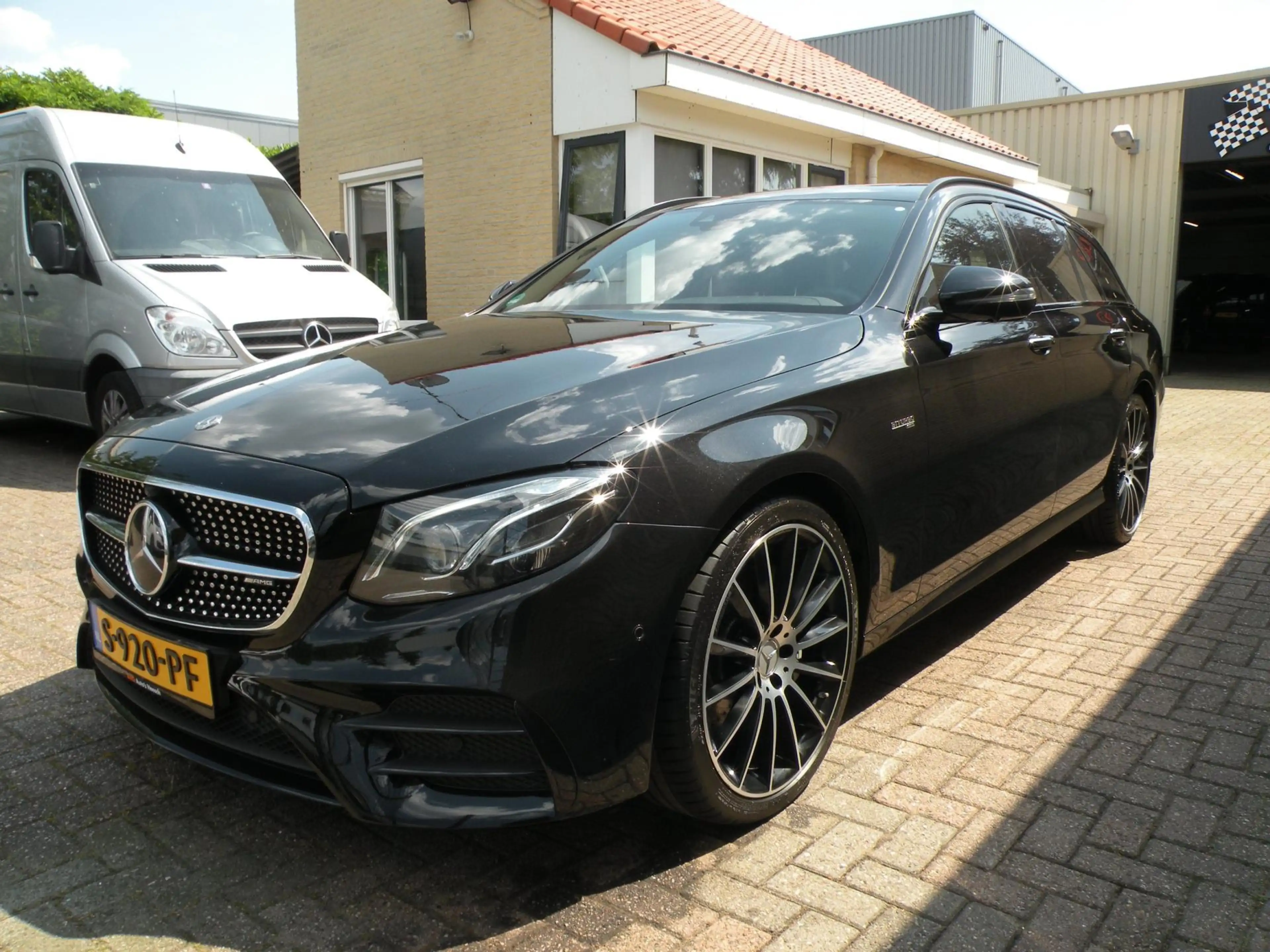 Mercedes-Benz E 43 AMG Estate 4MATIC Premium Plus — photo 6