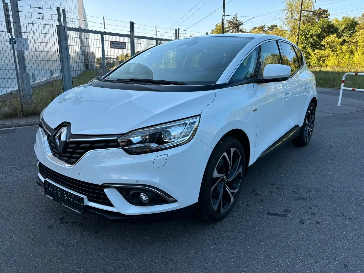 Renault Scenic IV BOSE Edition Weiß - 2