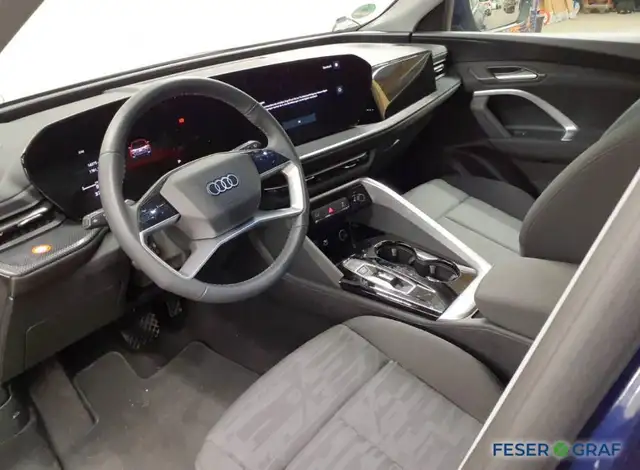 Audi Q5 view 5