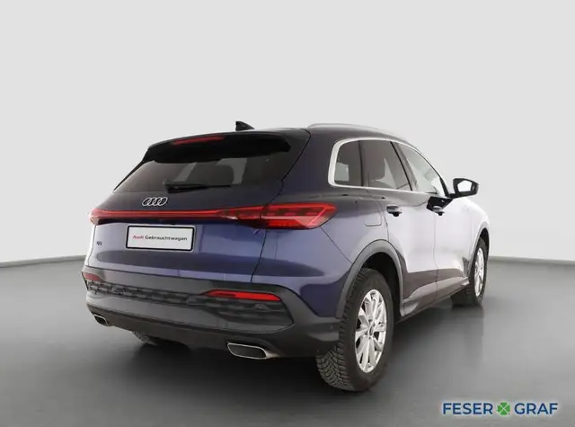 Audi Q5 view 4