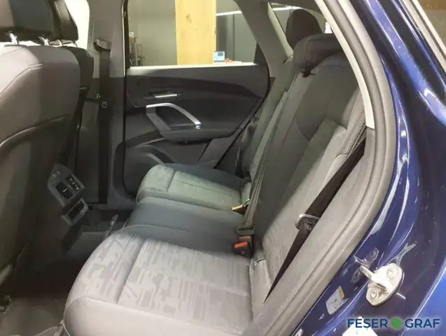 Audi Q5 view 7