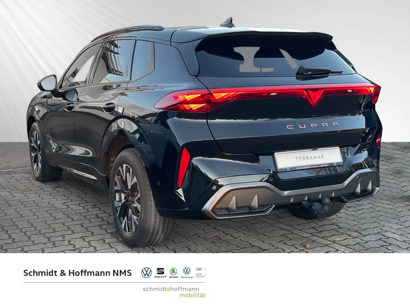 CUPRA Terramar 1.5 eTSI DSG AHK KAMERA HD-MATRIX Klima Navi Schwarz - 2