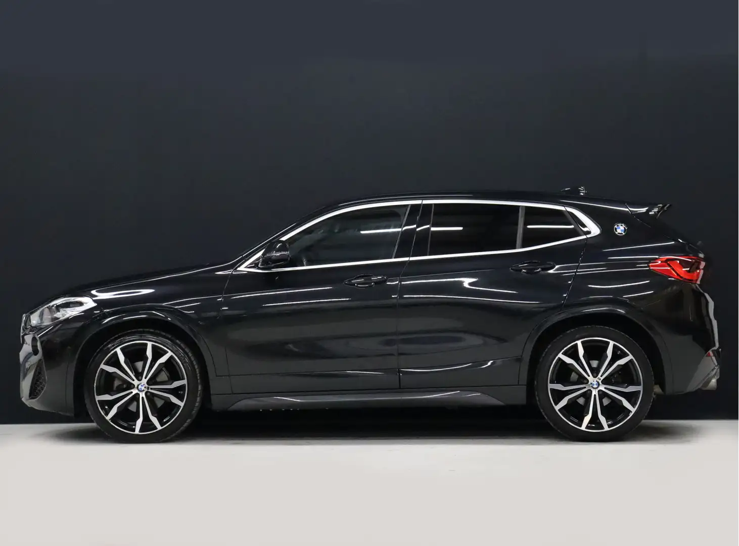 BMW X2 sDrive18i High Executive M-Pakket [HEAD UP, VOL LE Negro - 2