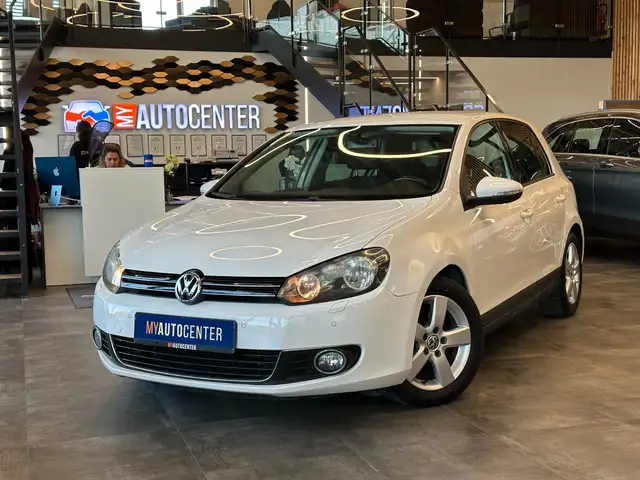 Volkswagen Golf VI*TEMPO*NAVI*PDC*ALCANTARA*1-HAND*