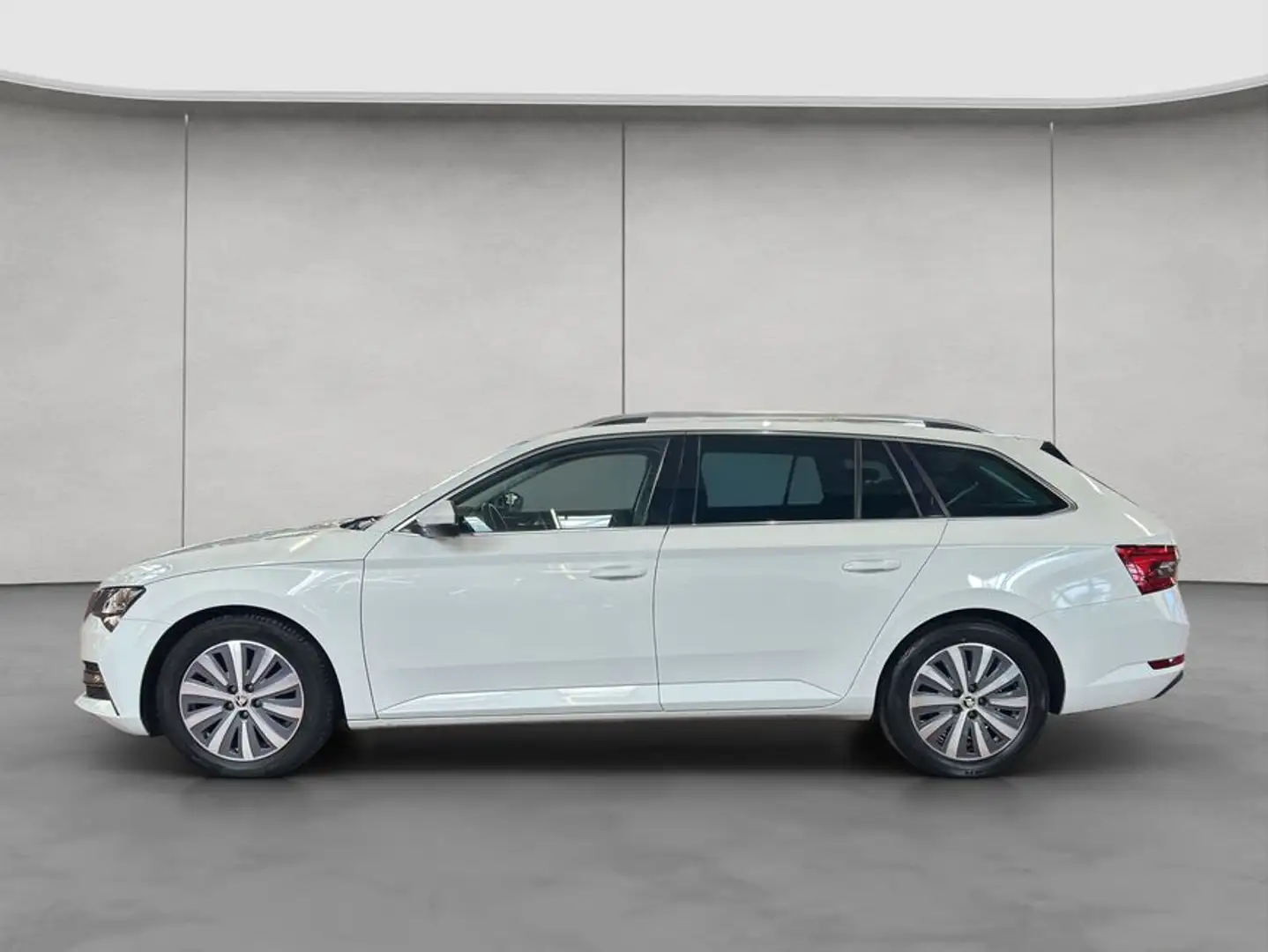 Skoda Superb Combi 1.4 TSI iV DSG Style AHK Pano Weiß - 2