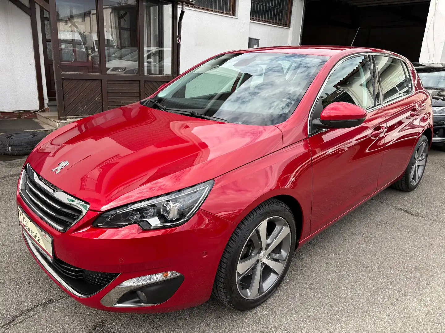 Peugeot 308 1.6 HDI Lim. AUT. Allure - AHK KAM NAVI LED Rouge - 1