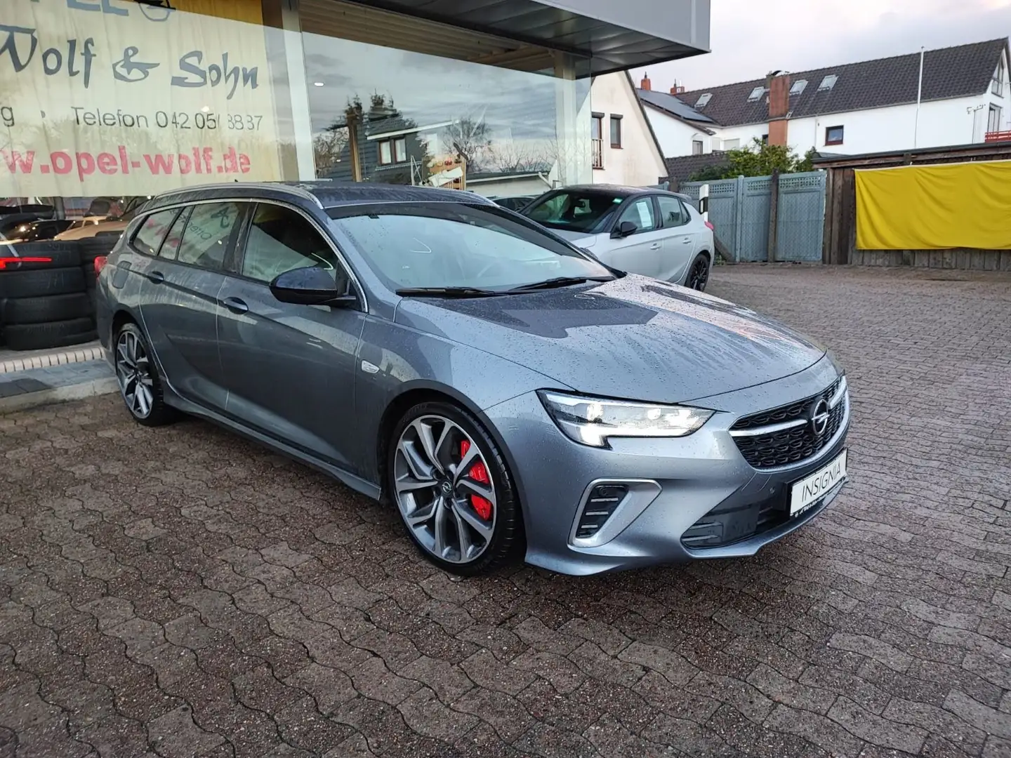 Opel Insignia B ST GSI 4x4 AT +ACC+M-LED+HUD+BOSE+AHK Gris - 2