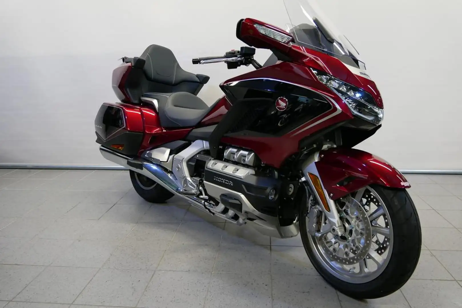 Honda GL 1800 TOURING DELUXE DCT Červená - 2