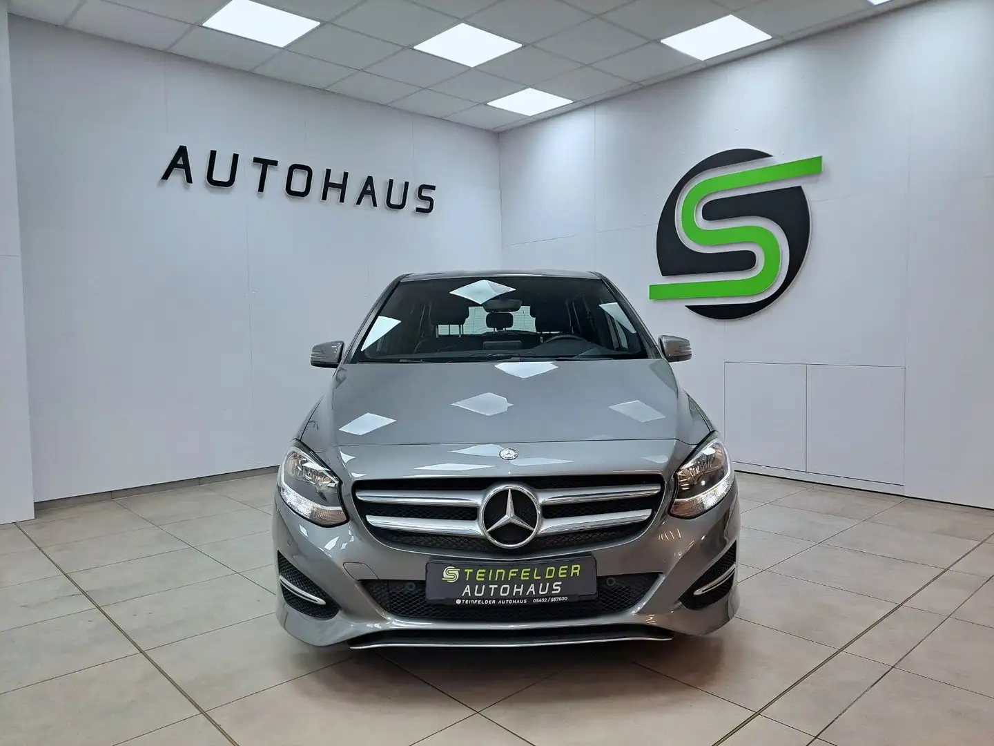 Mercedes-Benz B 180 CDI / d URBAN /  LEDER / SHZ / 8X BEREIFT Grau - 2