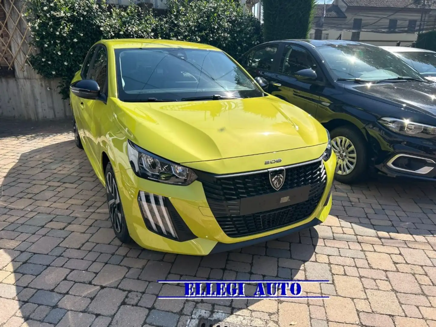 Peugeot 208 PureTech 1.2 75 cv Stop&Start 5 porte Style KM 0 Giallo - 1