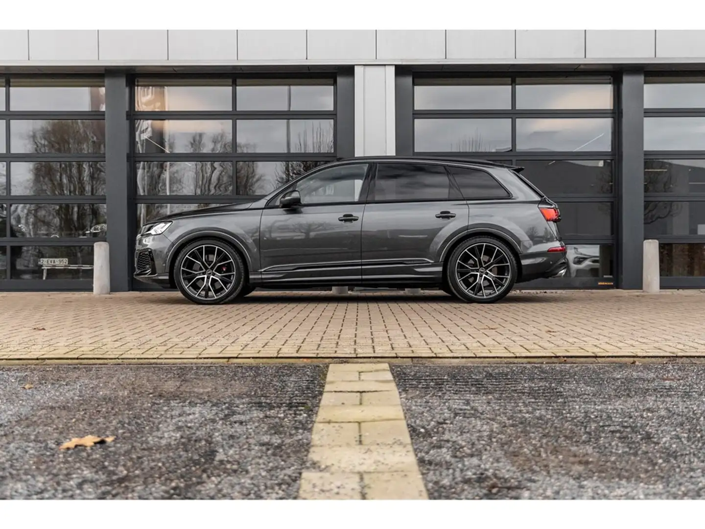 Audi SQ7 7-zit / Pano / Head-up / HD Matrix / Shadow Plus / Szürke - 1