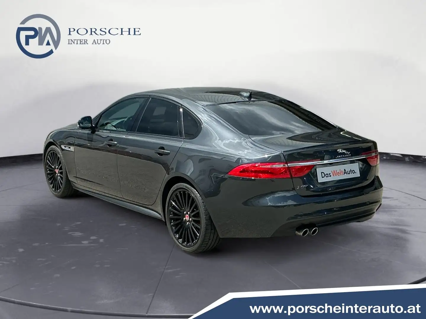 Jaguar XF 20d Prestige Grau - 2