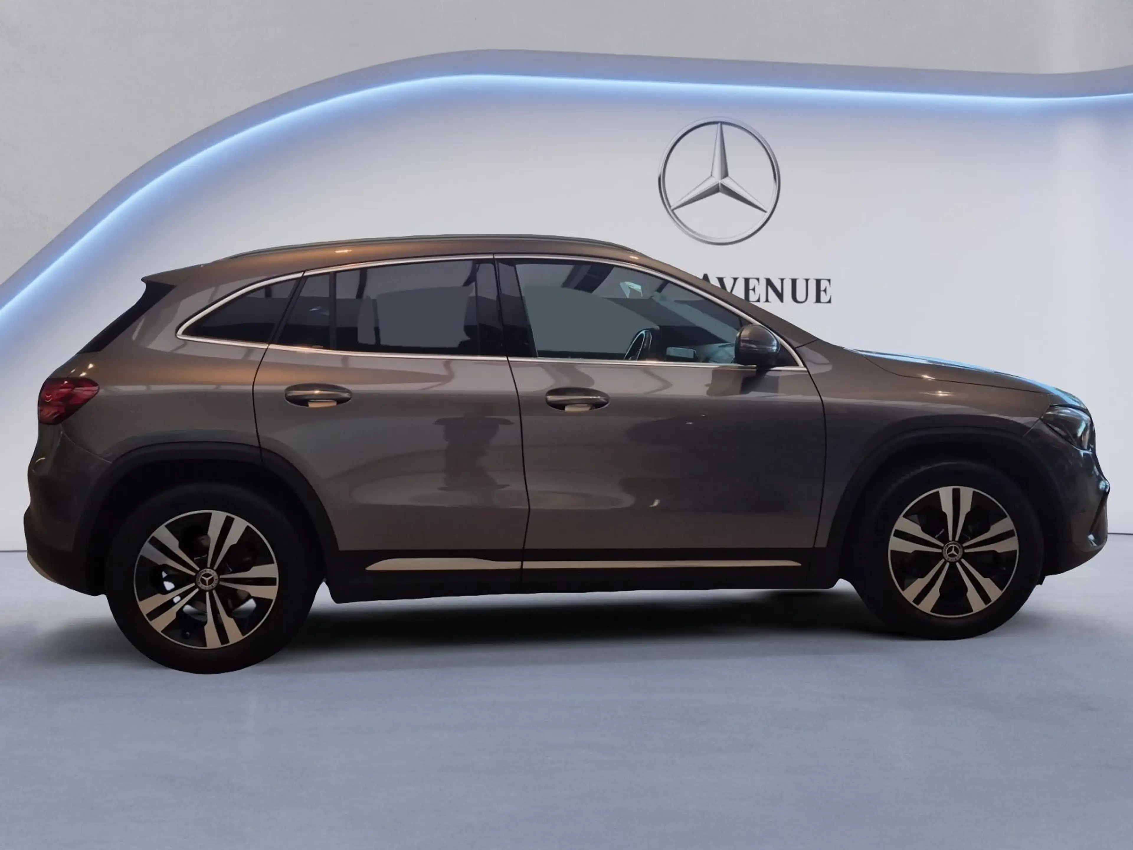 Mercedes-Benz GLA 180 d Business Line — photo 6