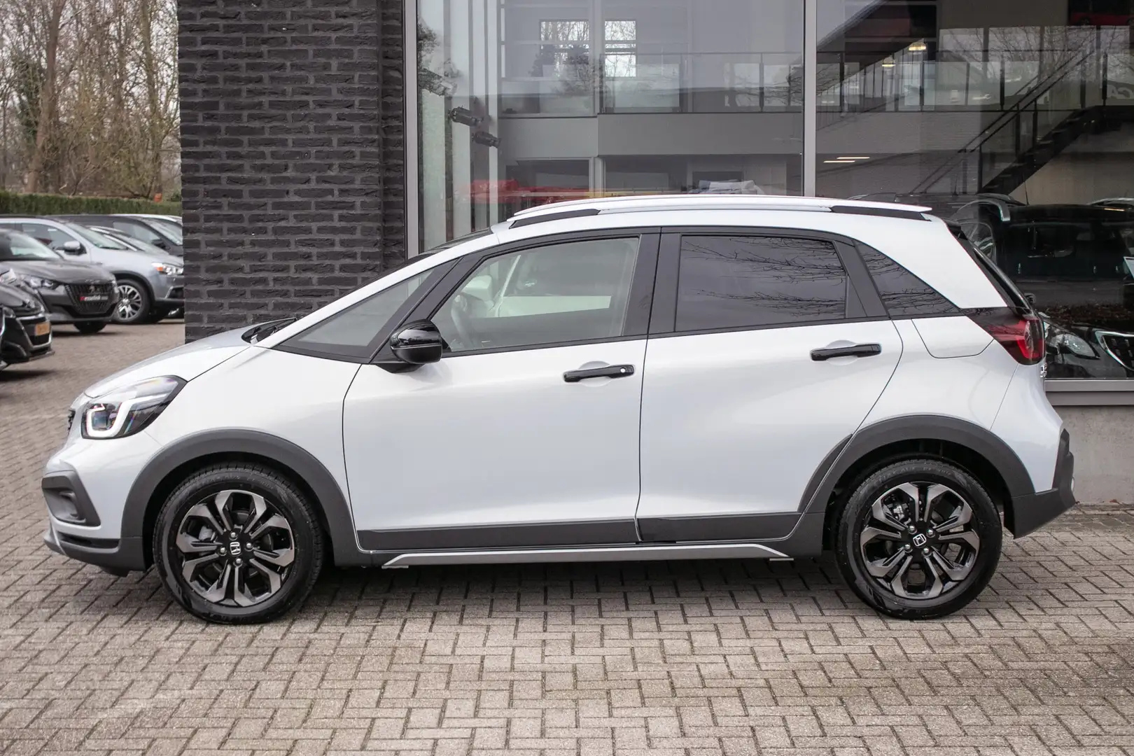 Honda Jazz 1.5 e:HEV Advance Crosstar Cons. prijs rijklaar | Zilver - 2