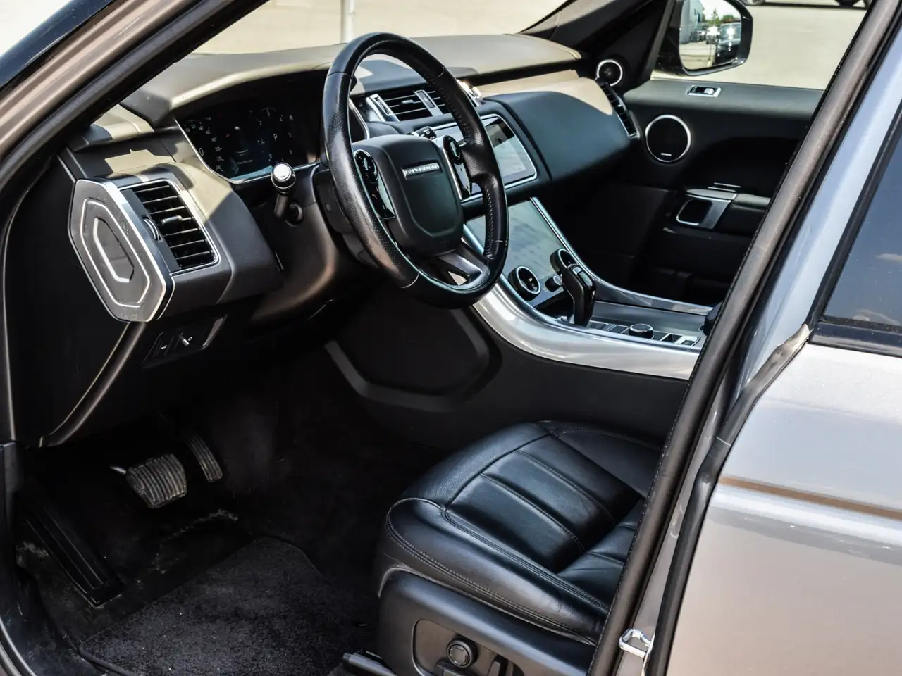 Land Rover Range Rover Sport снимка Land Rover Range Rover Sport