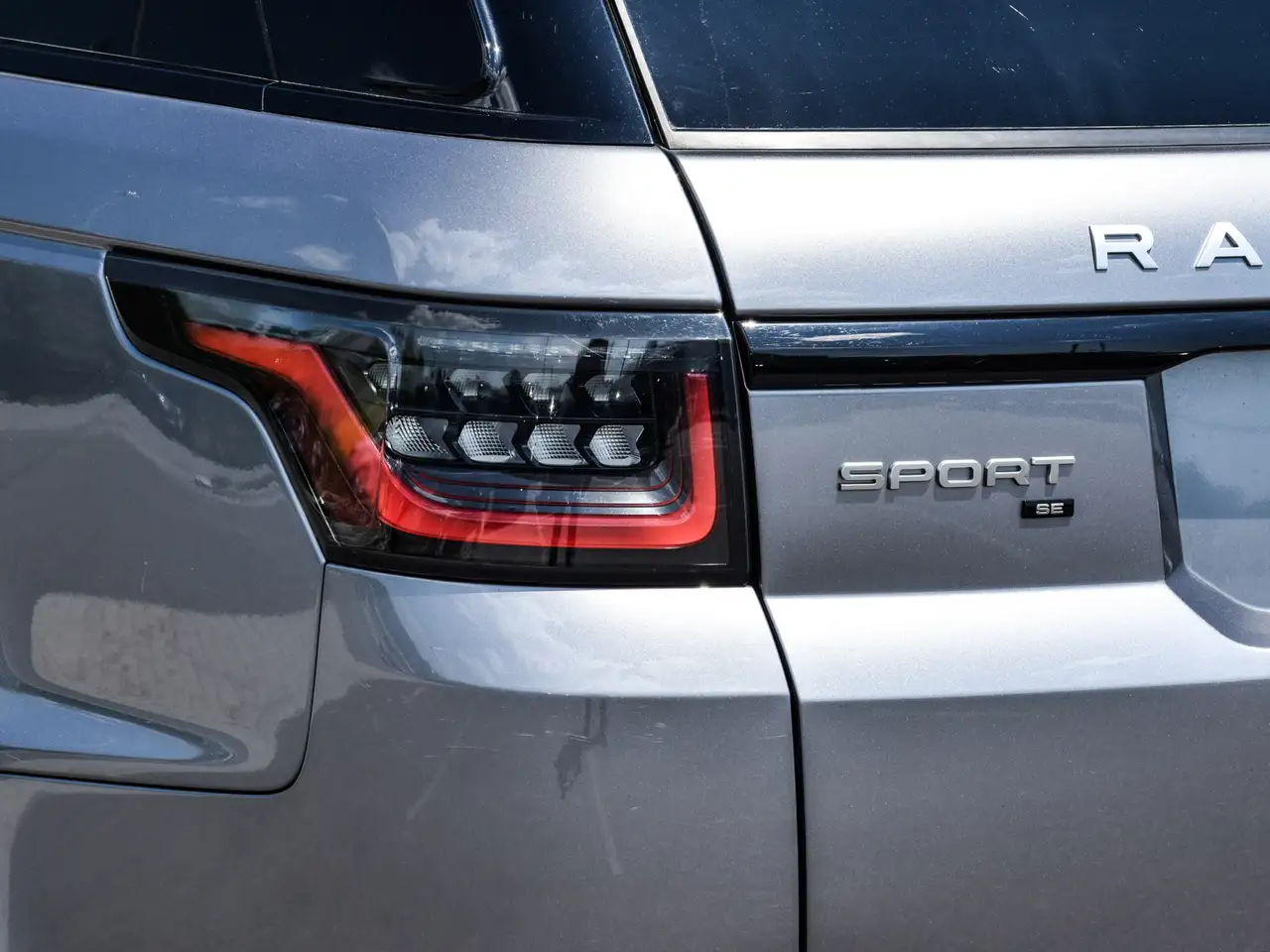 Land Rover Range Rover Sport снимка Land Rover Range Rover Sport