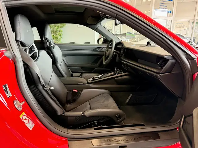 Porsche 911 view 10