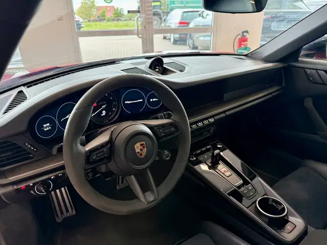 Porsche 911 view 12