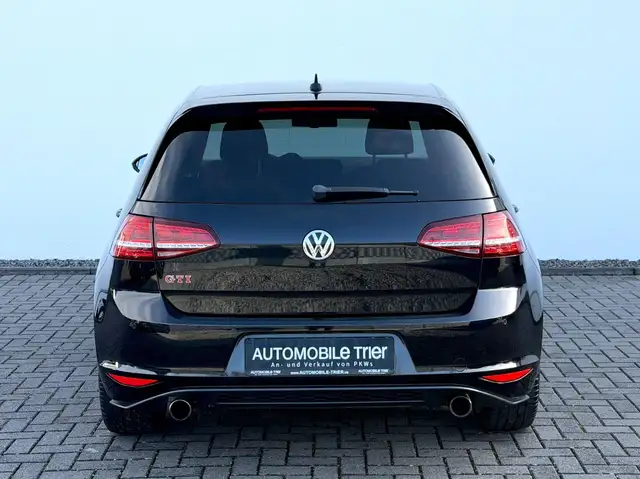 Volkswagen Golf view 6