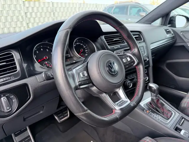 Volkswagen Golf view 9