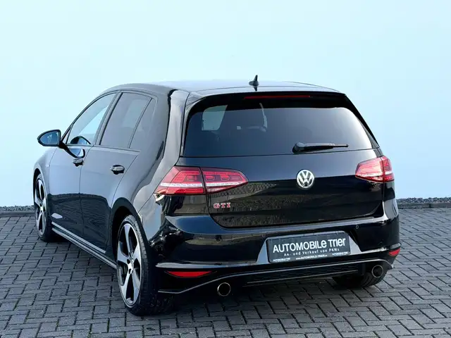 Volkswagen Golf view 7