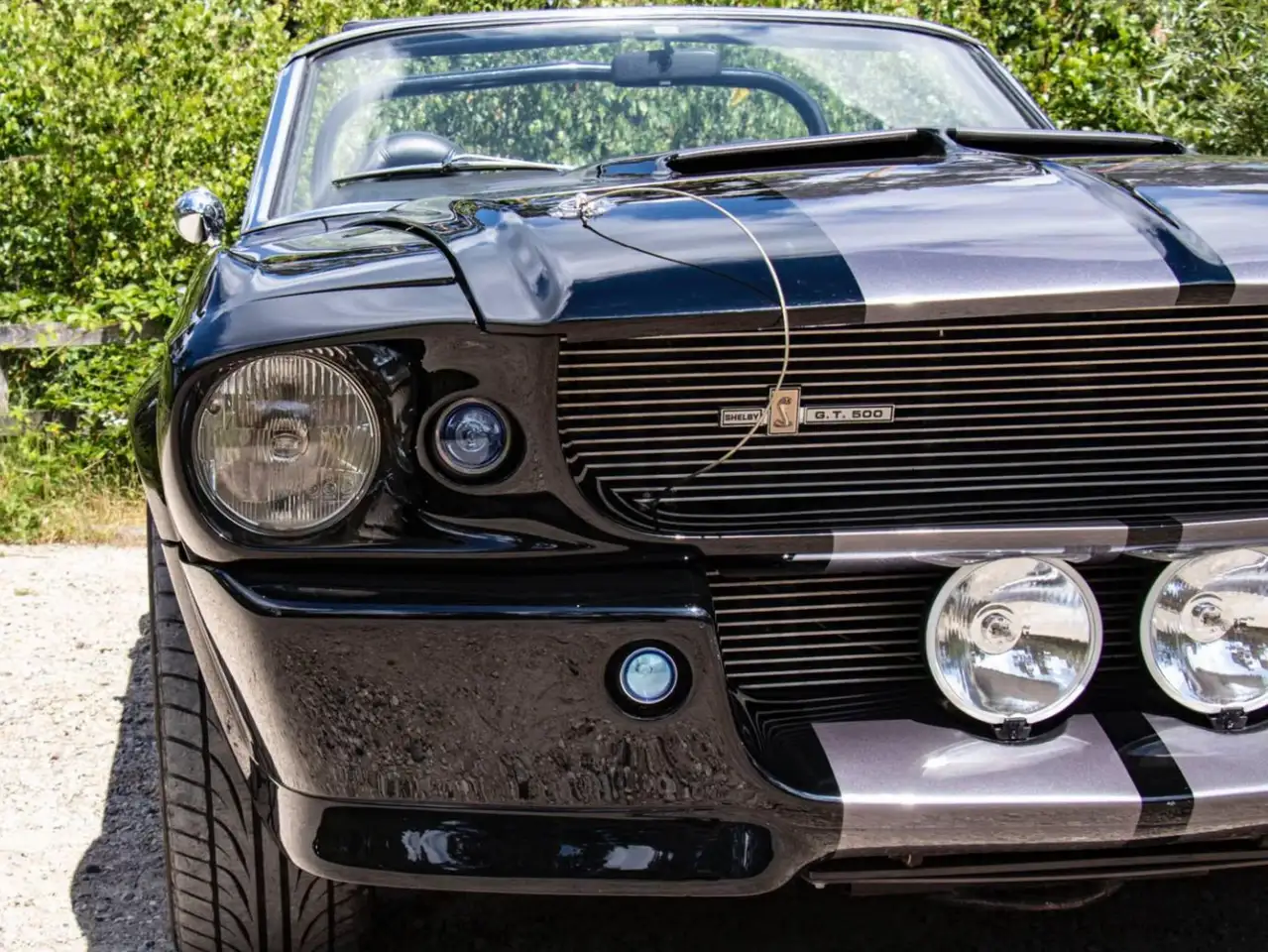 Ford Mustang Une décapotable rare de la série « Classic recreations », en hommage à la célèbre GT500 « Eleanor », foto 6
