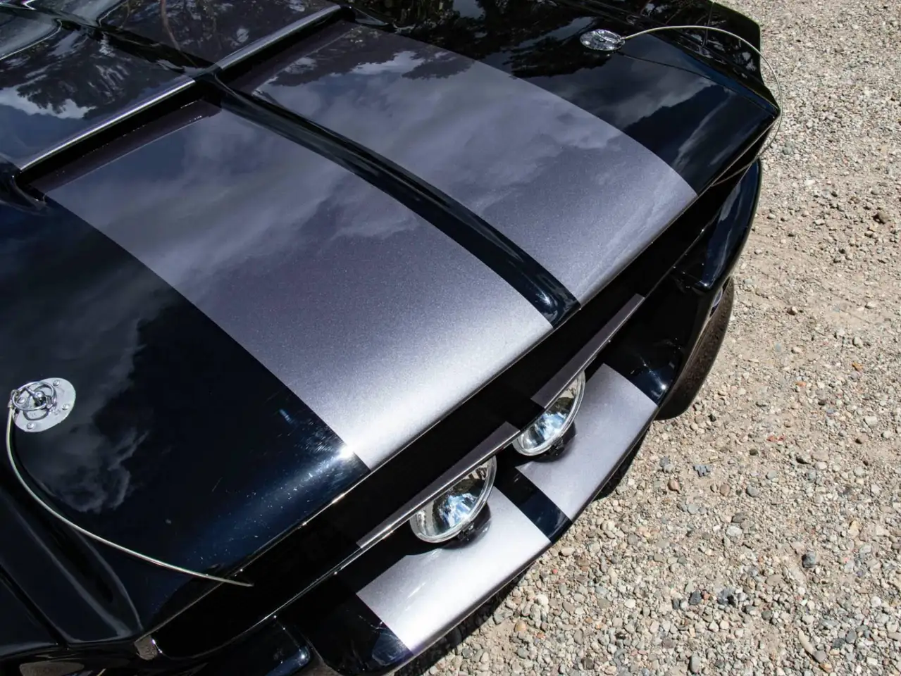 Ford Mustang Une décapotable rare de la série « Classic recreations », en hommage à la célèbre GT500 « Eleanor », foto 9