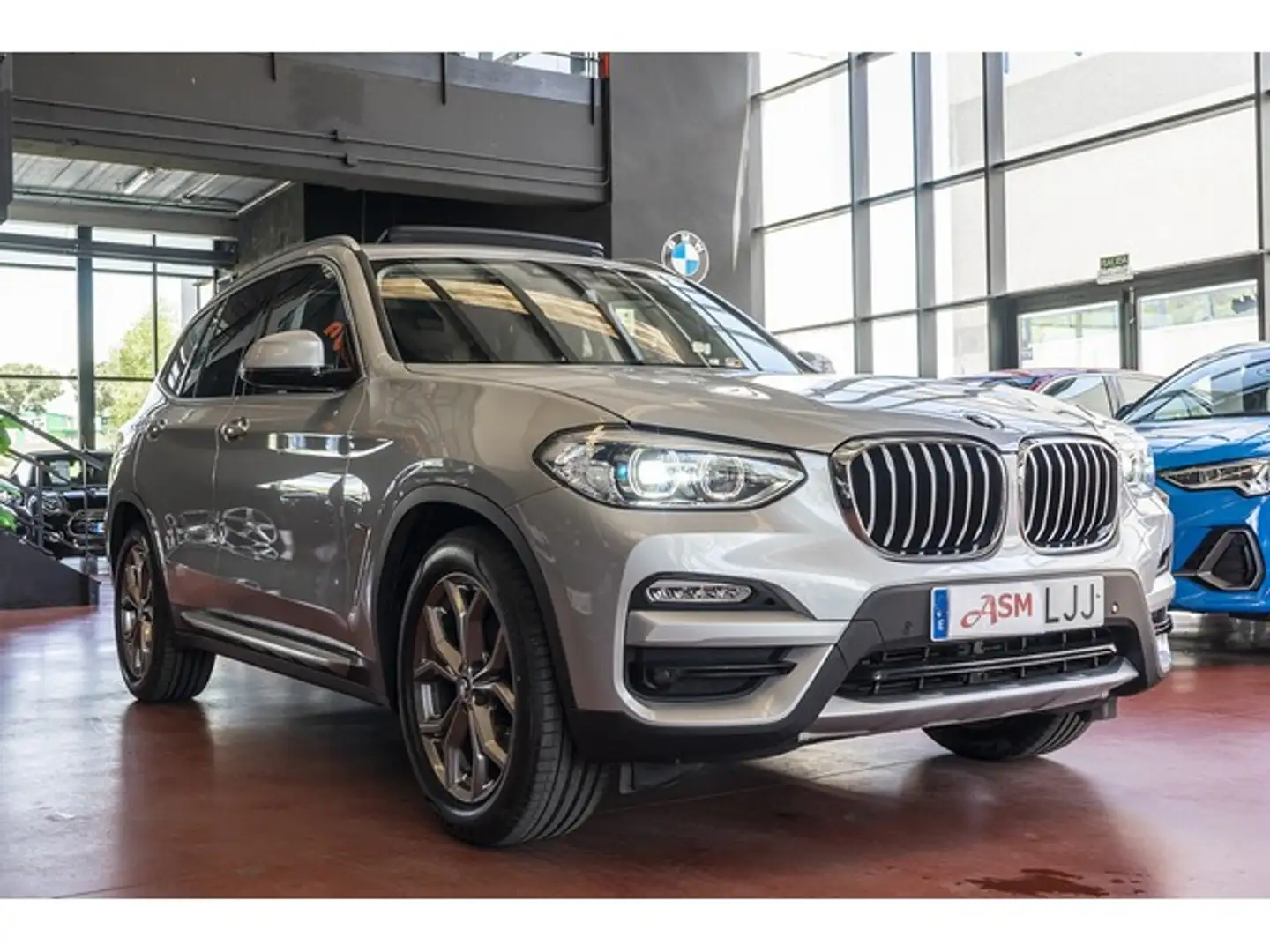 BMW X3 xDrive 20dA Srebrny - 2