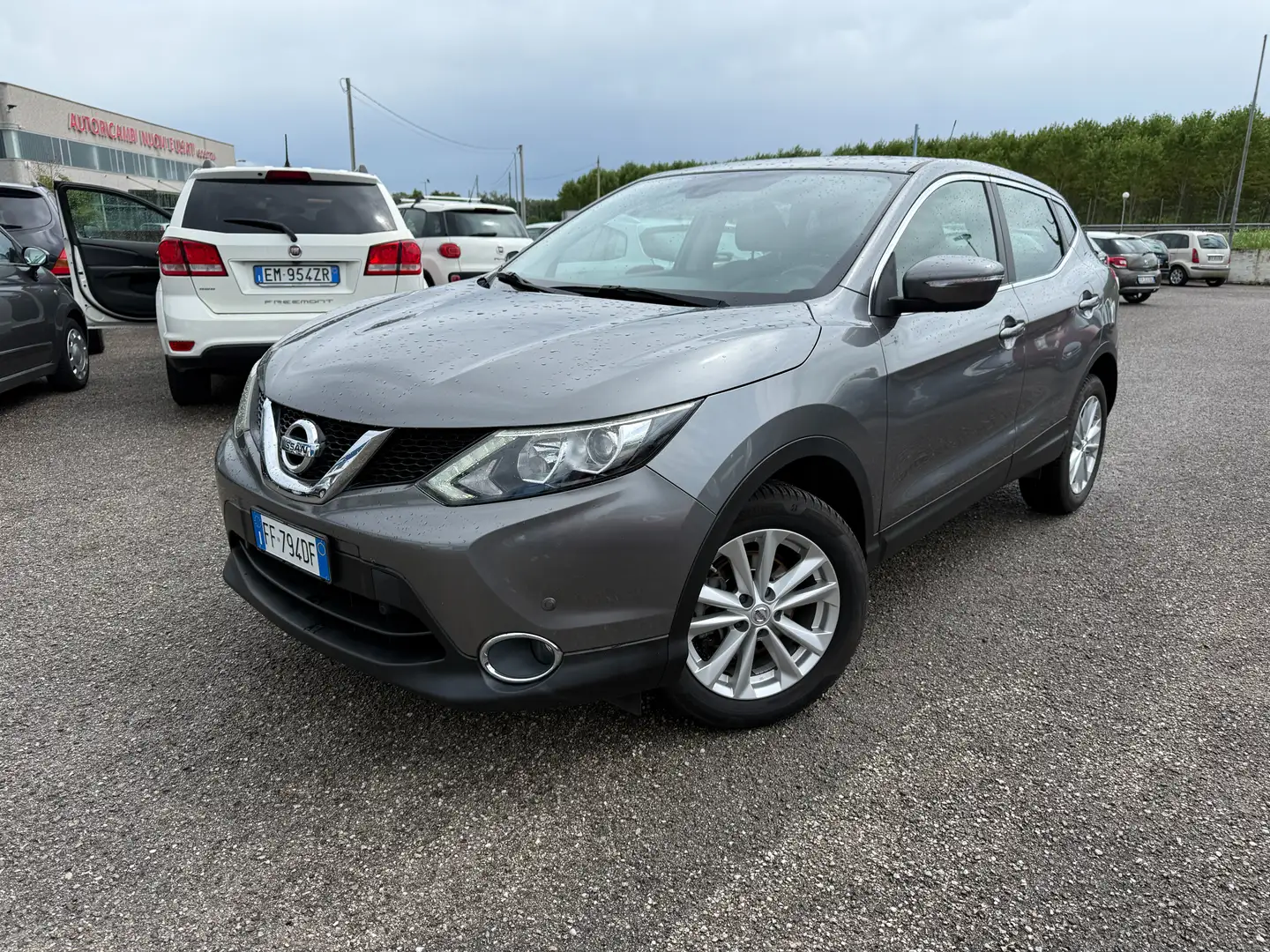 Nissan Qashqai Qashqai II 1.2 Turbo-Benzina 115cv E6 Grigio - 1