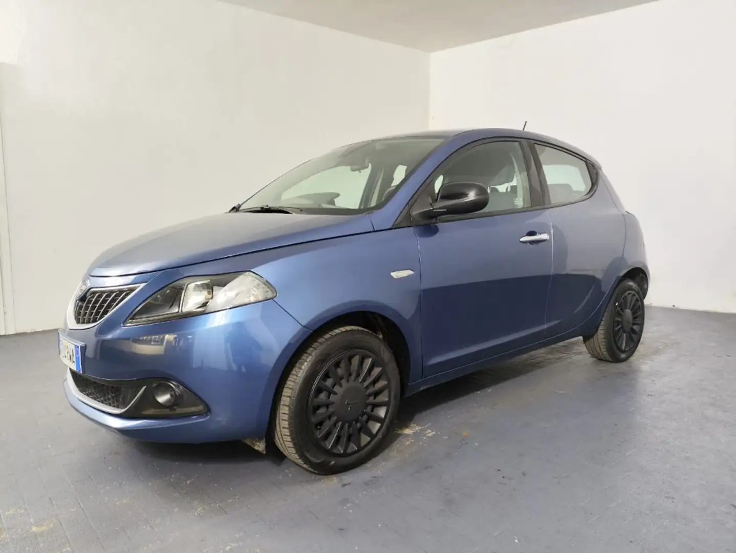 Lancia Ypsilon 1.0 FireFly 5 porte S&S Hybrid Ecochic Silver Blu/Azzurro - 2