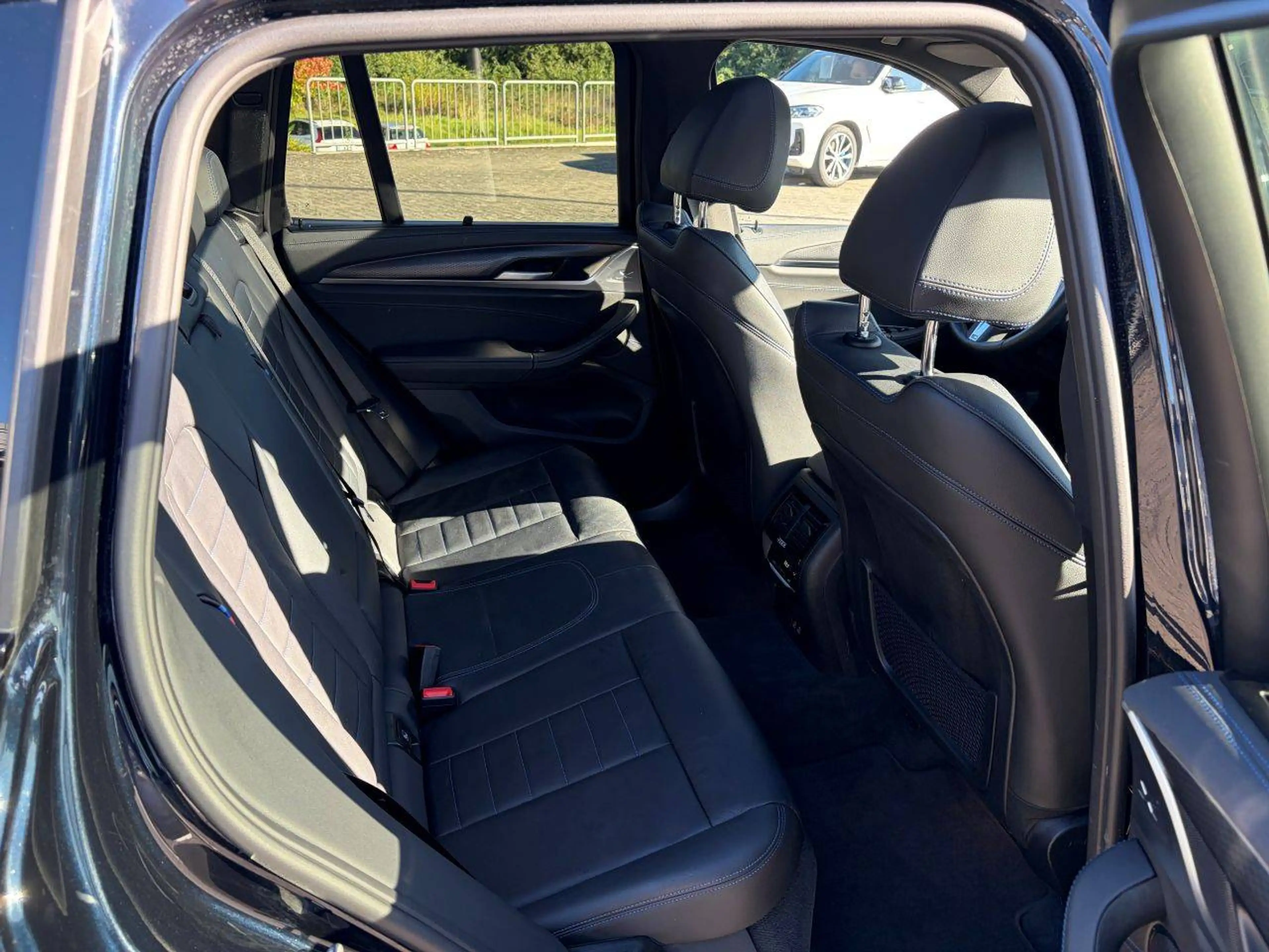 BMW X3 xDrive 30 d M Sport / Laserlicht / AHK / Standheizung — photo 9